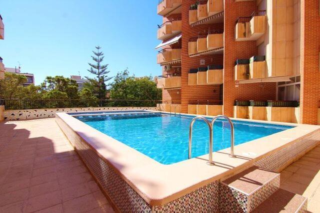 Amazing Sunny Flat With Balcony Pool Two Mins From The Beach Torrevieja Bagian luar foto