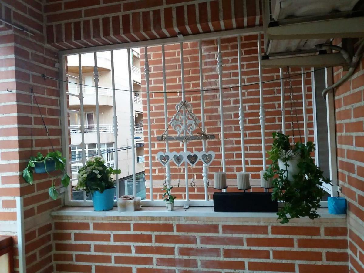 Amazing Sunny Flat With Balcony Pool Two Mins From The Beach Torrevieja Bagian luar foto