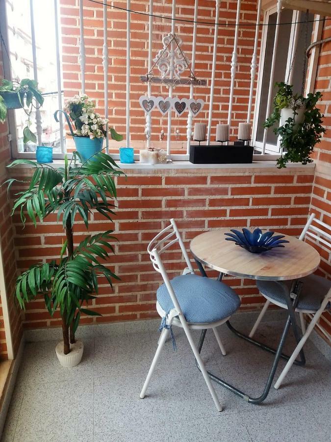 Amazing Sunny Flat With Balcony Pool Two Mins From The Beach Torrevieja Bagian luar foto
