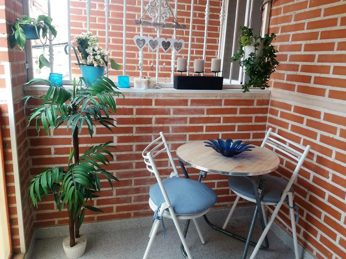 Amazing Sunny Flat With Balcony Pool Two Mins From The Beach Torrevieja Bagian luar foto