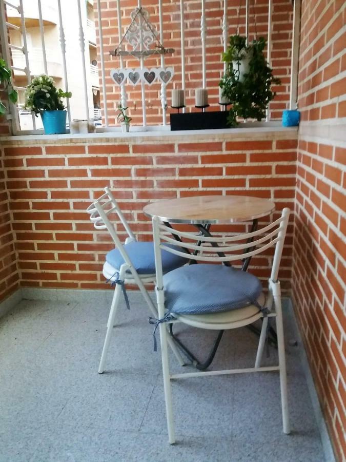 Amazing Sunny Flat With Balcony Pool Two Mins From The Beach Torrevieja Bagian luar foto
