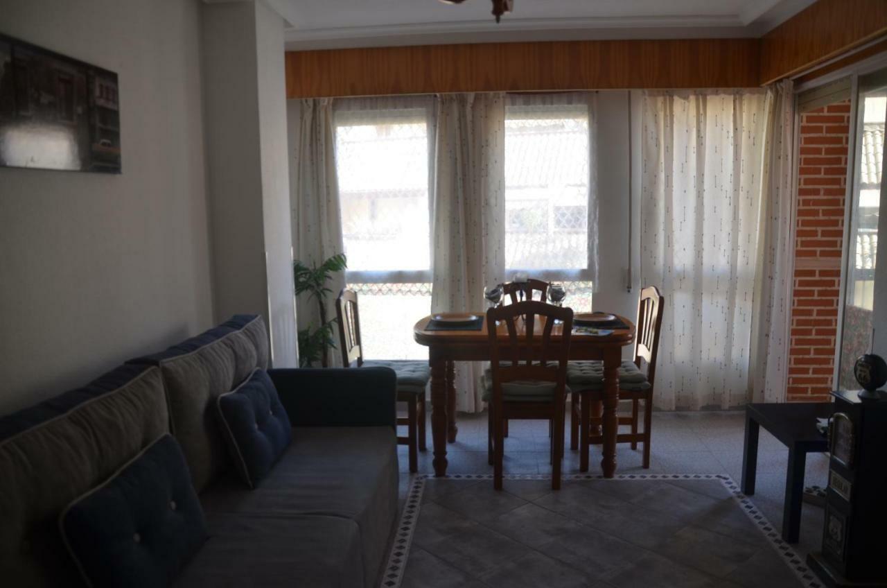 Amazing Sunny Flat With Balcony Pool Two Mins From The Beach Torrevieja Bagian luar foto