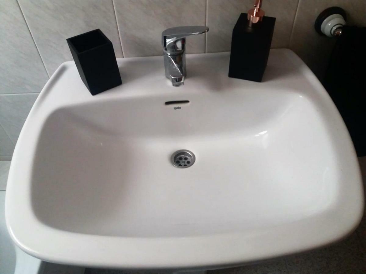 Amazing Sunny Flat With Balcony Pool Two Mins From The Beach Torrevieja Bagian luar foto