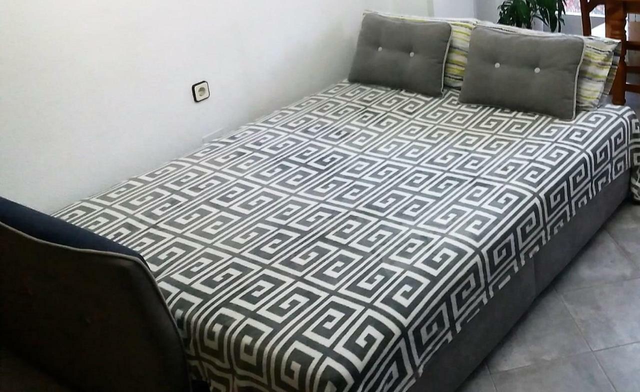 Amazing Sunny Flat With Balcony Pool Two Mins From The Beach Torrevieja Bagian luar foto