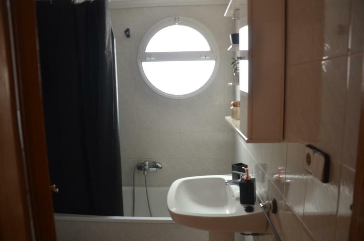 Amazing Sunny Flat With Balcony Pool Two Mins From The Beach Torrevieja Bagian luar foto